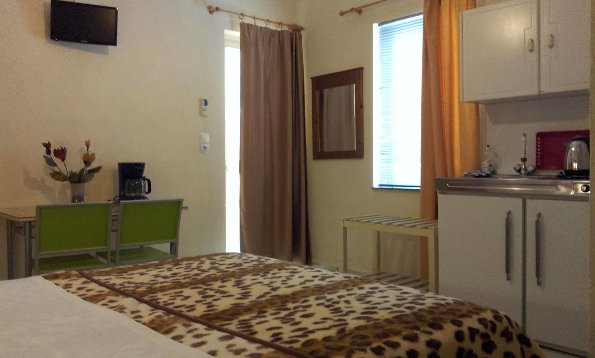 Nicolas Studios & Apartments Agia Marina  Exterior photo